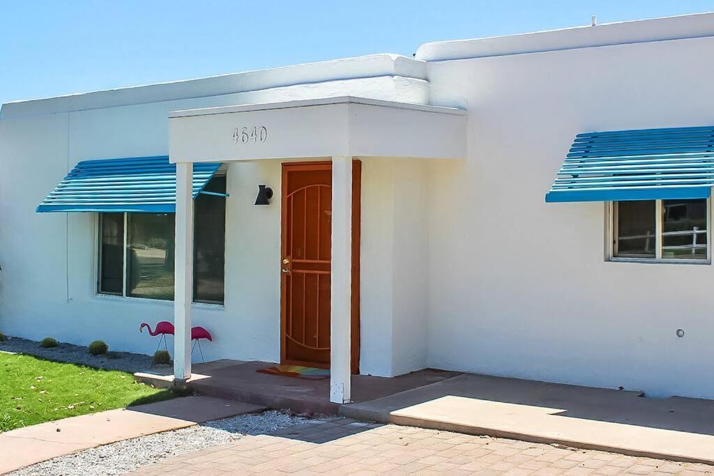Villa Newly Remodeled Midcentury Pink Flamingo Casa Phoenix Exterior foto
